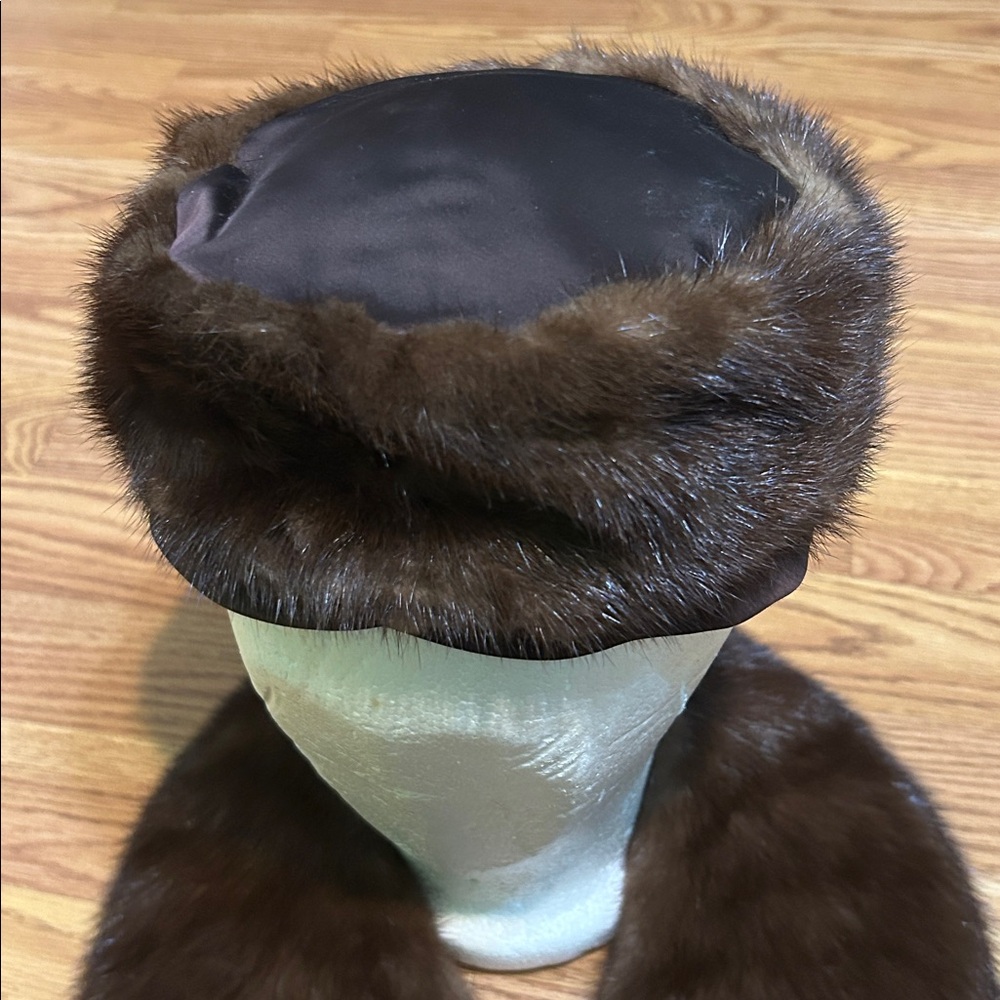 Vintage 2 mink fur hats  and 2 mink fur collars - Picture 2 of 7